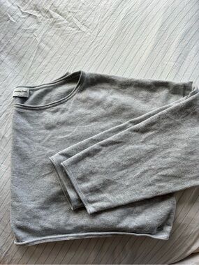 Sunday Best off-the-shoulder cropped long sleeve Tee in heather grey, size: L